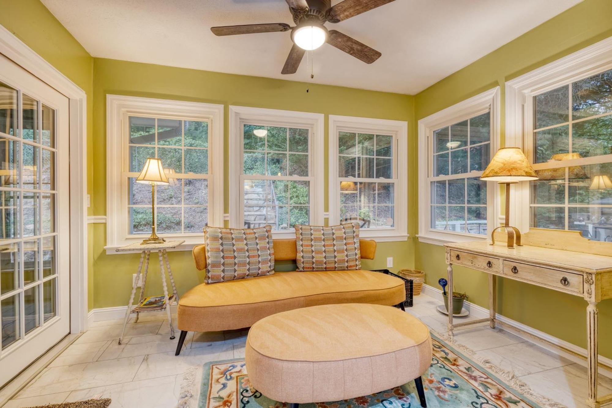 Hyannis 10min To Firepit Ping Pong Holiday home Asheville